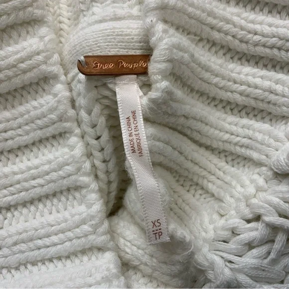 Free People Sweetheart Sweater Off White. Size XS. Mock Neck Ballon Sleeves. - Picture 7 of 7